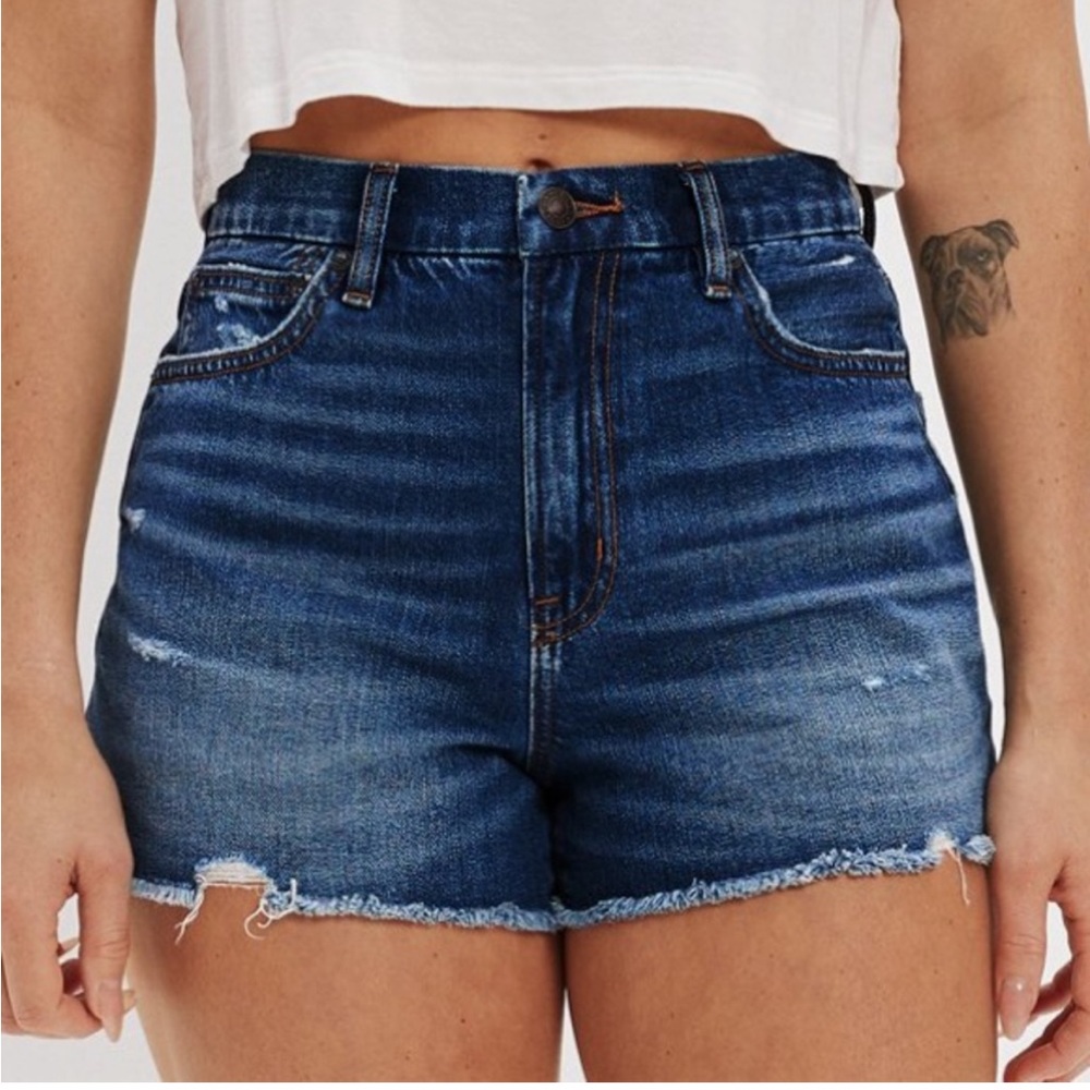 Curvy 90s Boyfriend Short Strigid Distressed Medium Wash by American Eagle